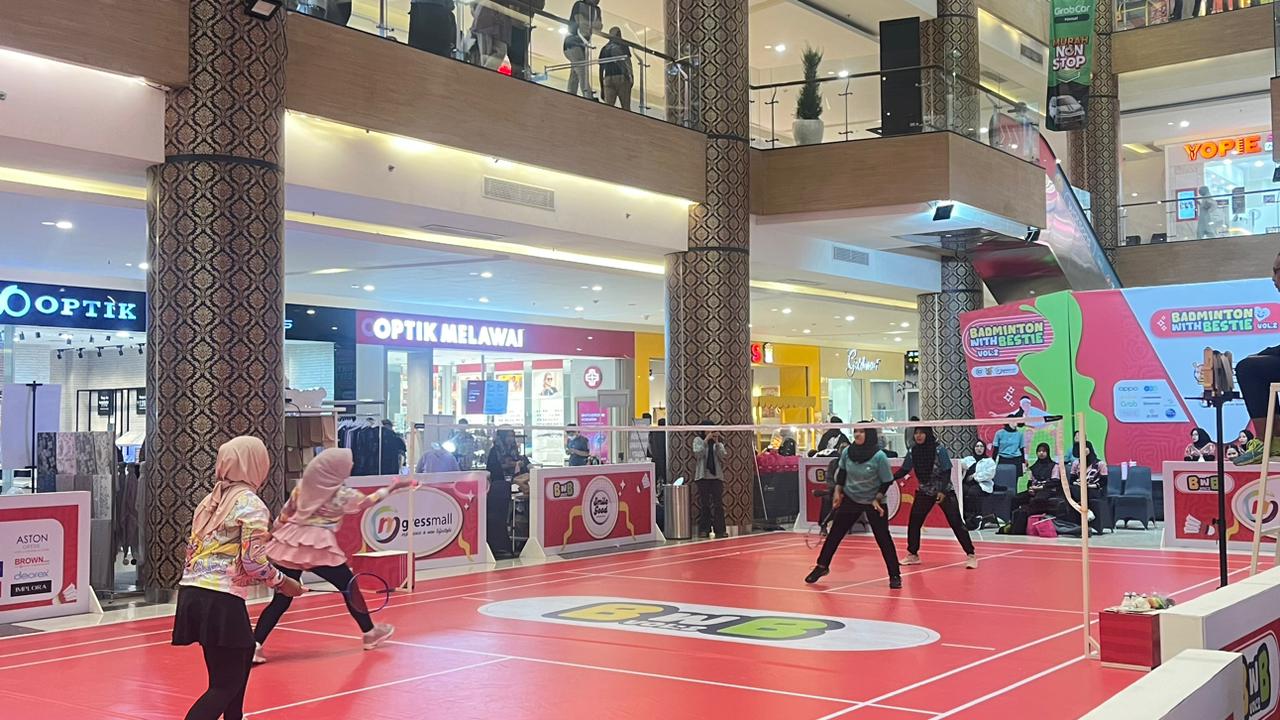 GRESSMALL SULAP ATRIUM JADI ARENA PERTANDINGAN BADMINTON UNTUK PERTAMA KALINYA DI GRESIK